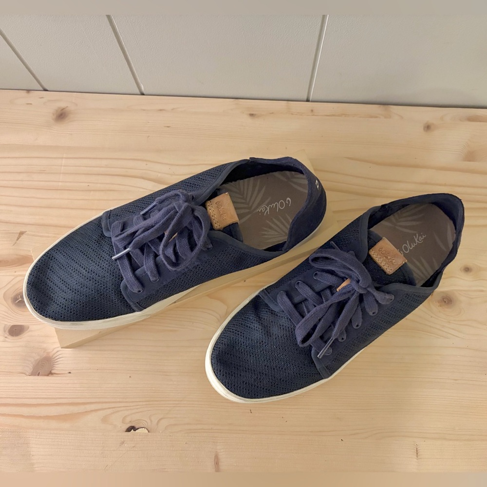 OluKai Pehuea Lī Navy Sneakers Mesh Convertible Comfort Women’s 9 - Picture 3 of 8